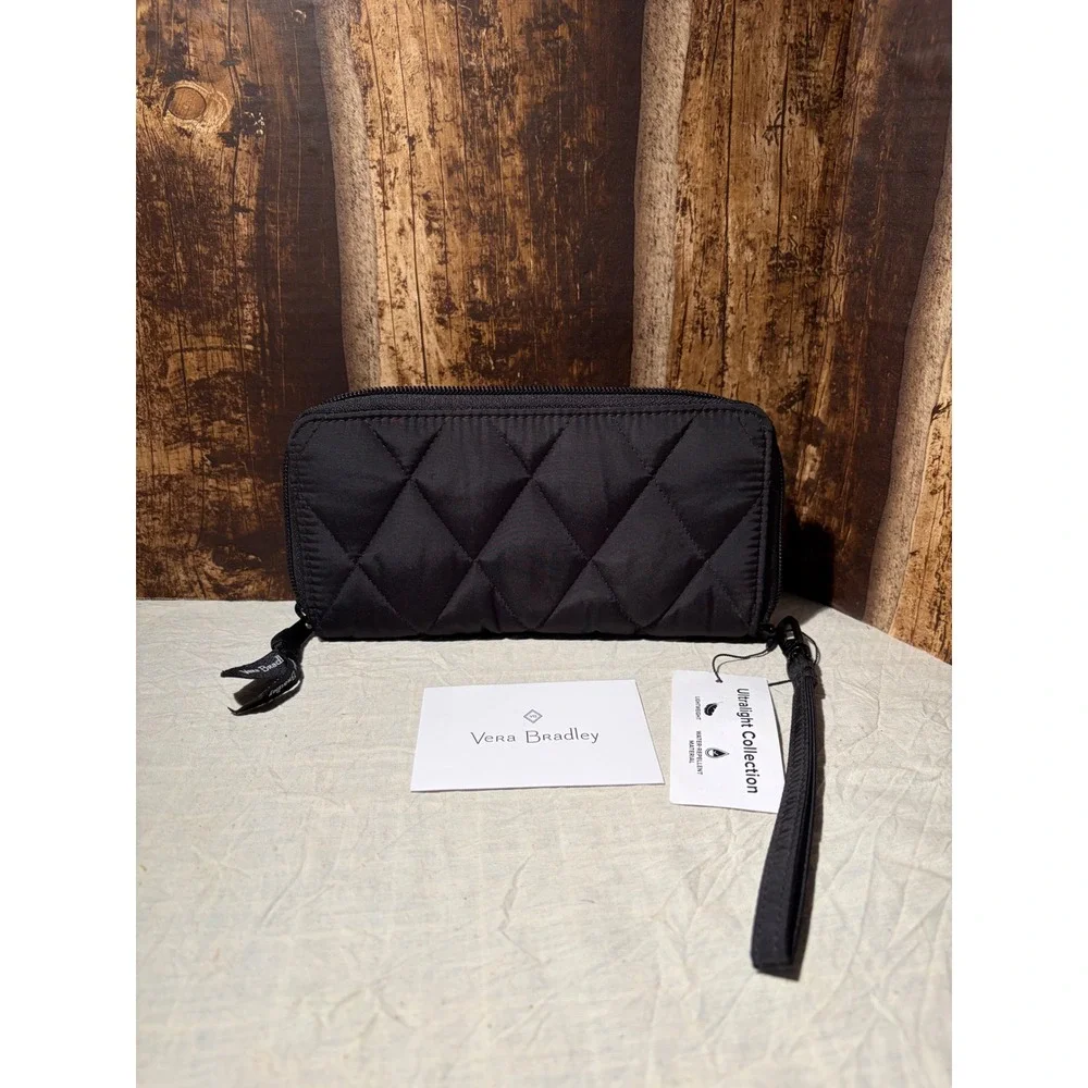 Vera Bradley Ultralight RFID Accordion Wristlet Black Quilted NWT 27128-481